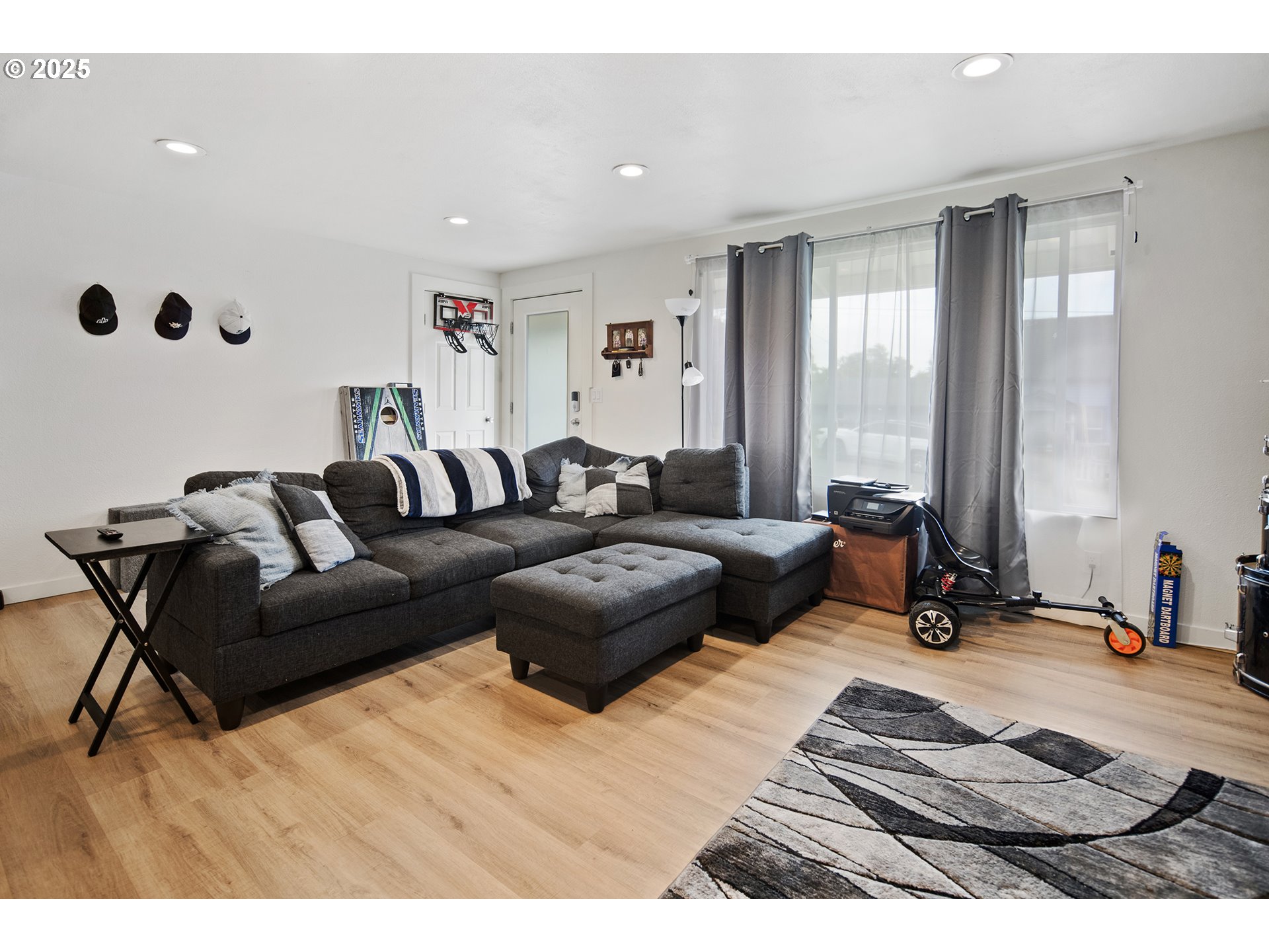 1002 CEDAR ST