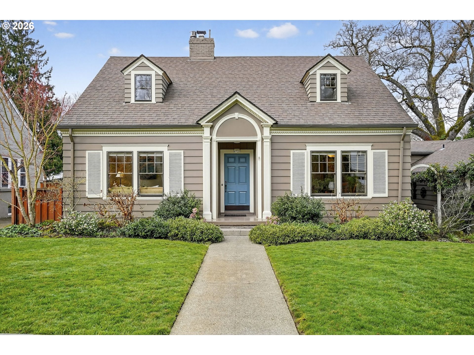 Photo 1 of 34 — 6721 SE 34TH AVE, Portland, OR 97202
