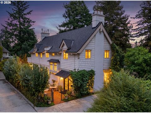 2547 SW HILLCREST DR Portland OR 97201