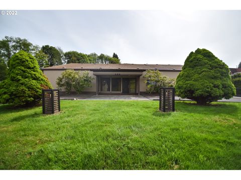 A home in Clatskanie