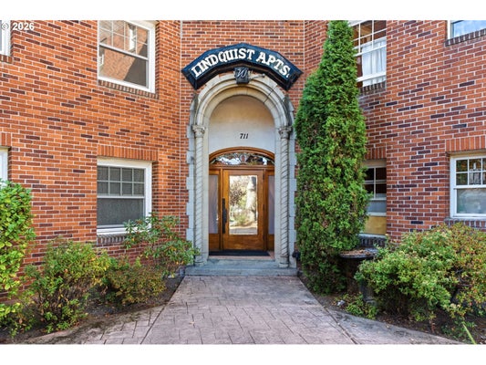 711 NE RANDALL AVE APT 105, PORTLAND, OR 97232 - Image 38cfd427e649f1e8d26041f1292ee9c9/1918911800