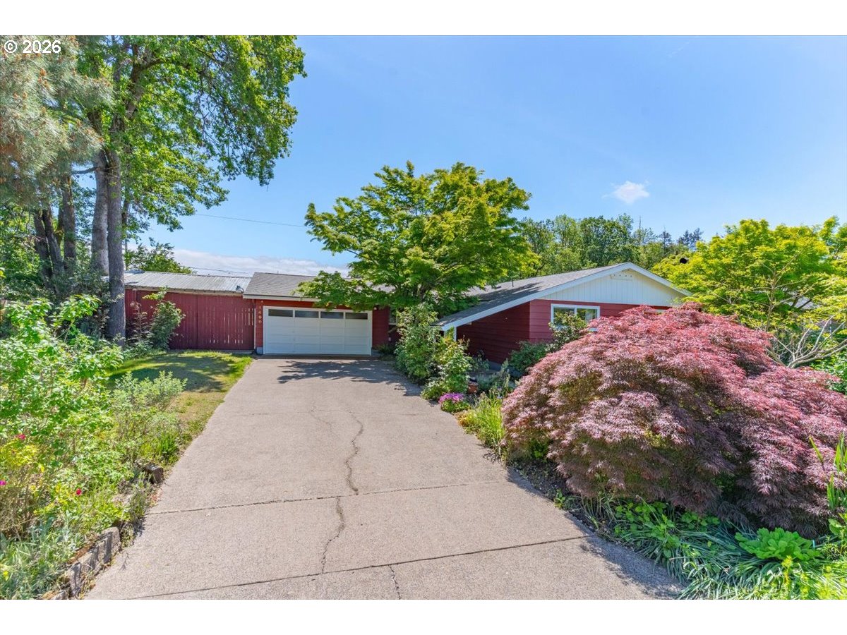 1490 ACACIA AVE