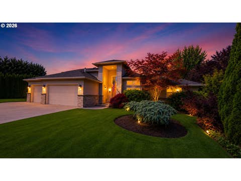 Photo of 10206 NE 178th Cir, Battle Ground, WA 98604 (MLS # 576464871)