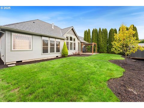 A home in Woodburn