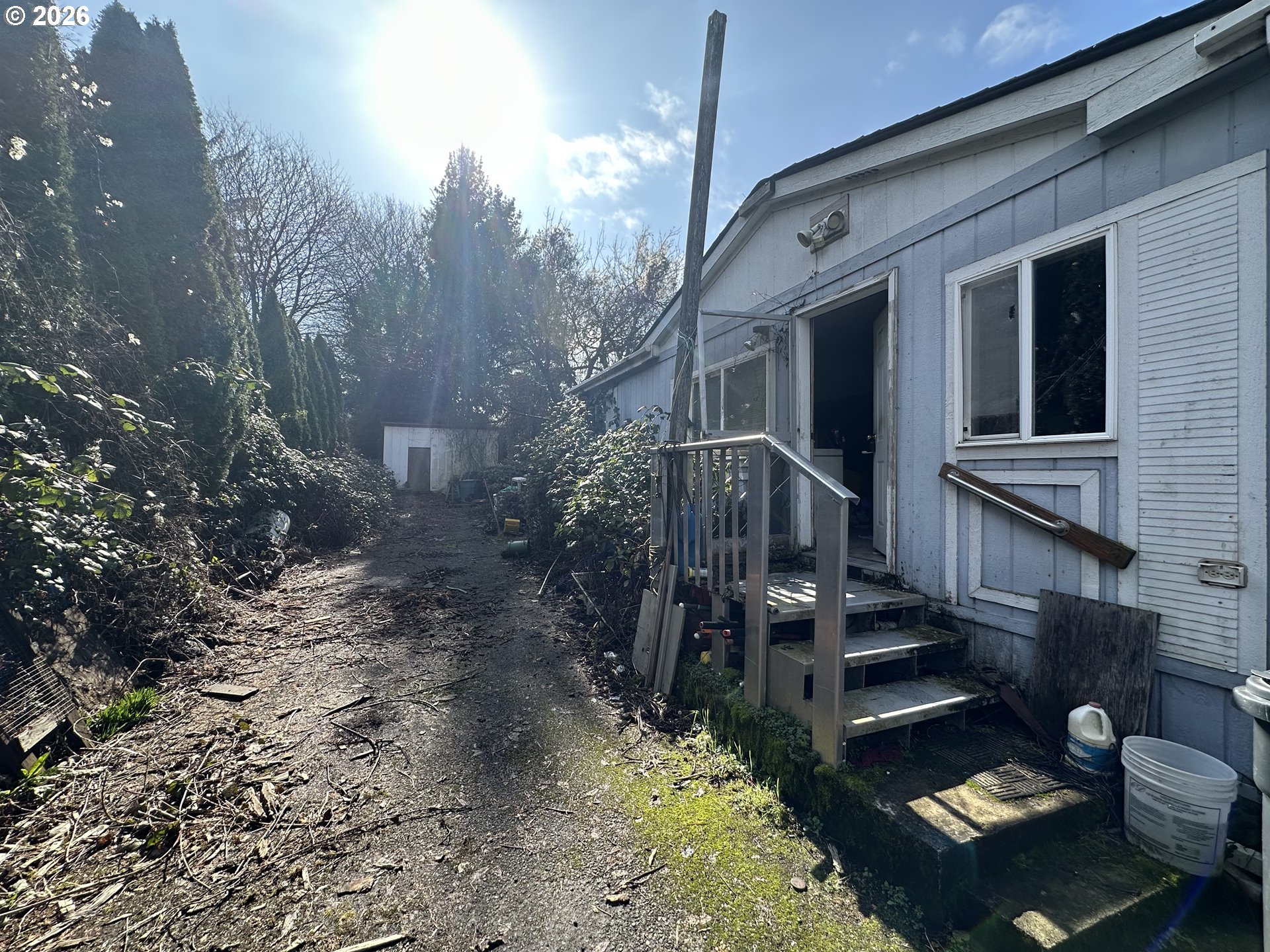 5748 NE AINSWORTH ST