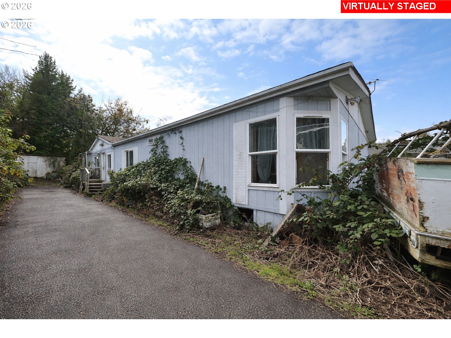 5748 NE AINSWORTH ST