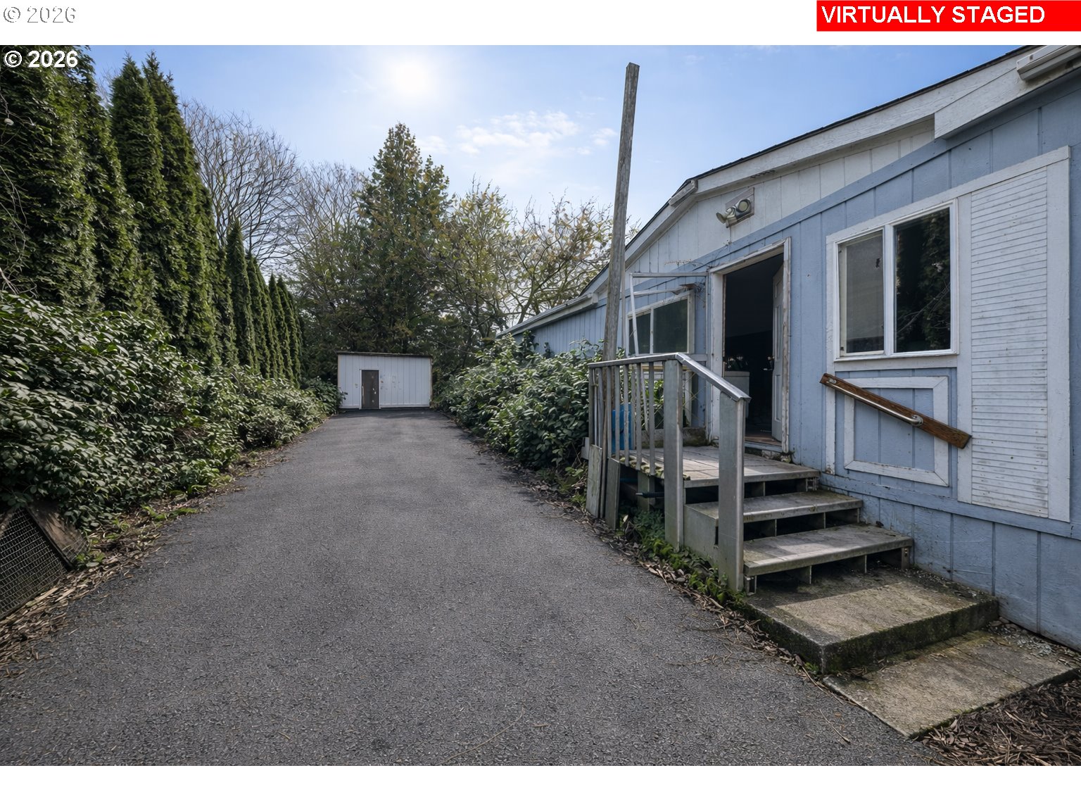 5748 NE AINSWORTH ST