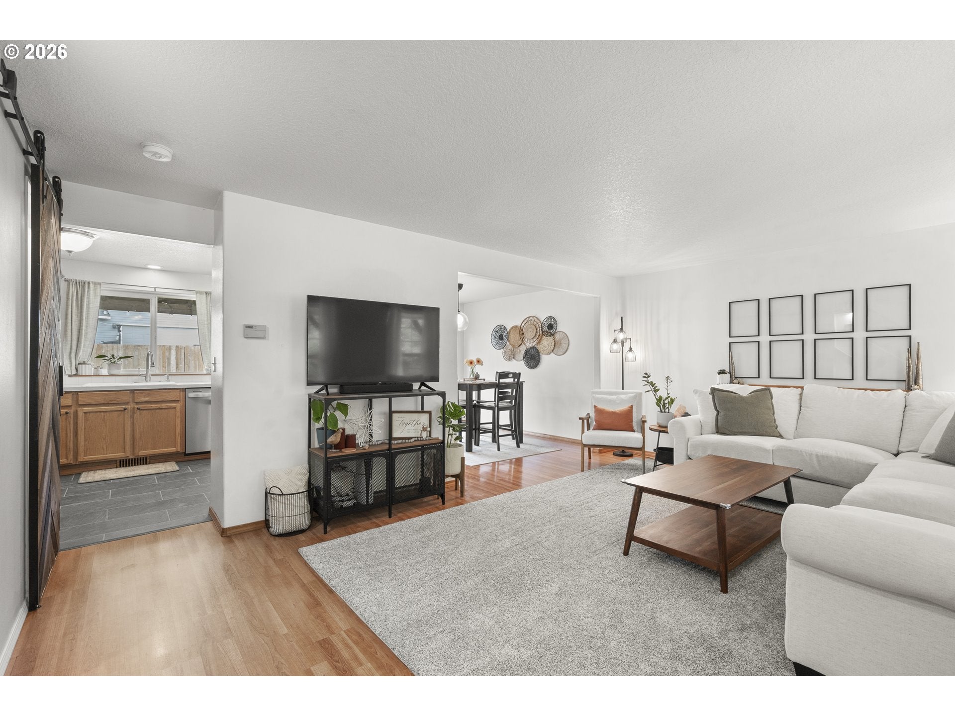 1101 E SUNSET DR