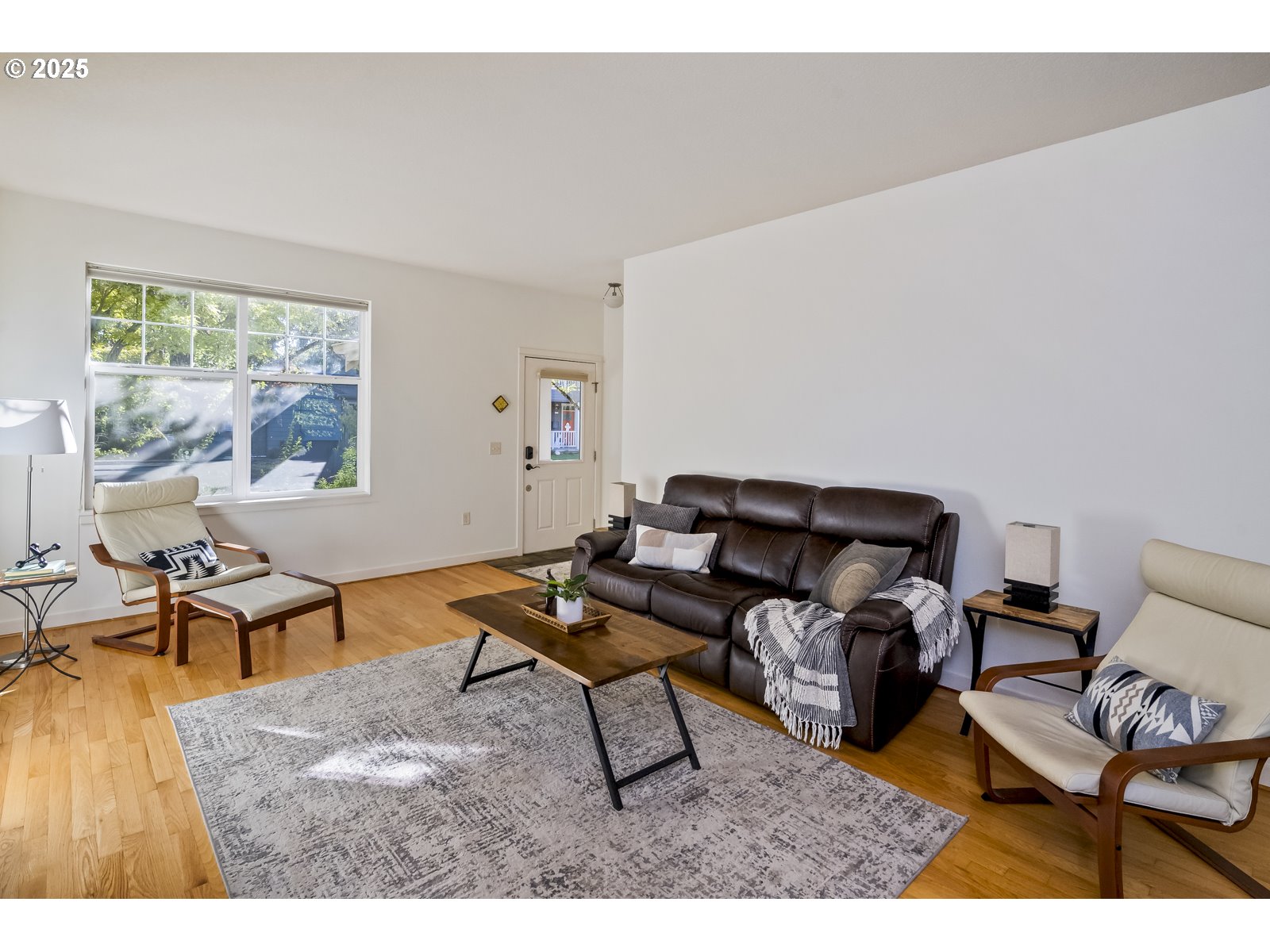 6737 NE OREGON ST