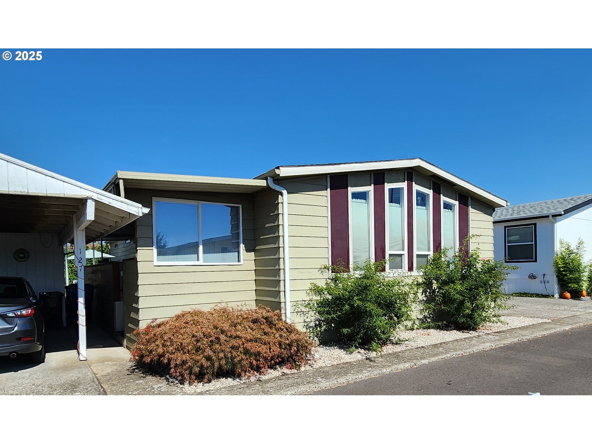 Photo 1 of 33 — 5422 PORTLAND RD NE 127, Salem, OR 97305