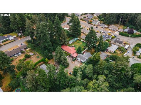 A home in Coos Bay