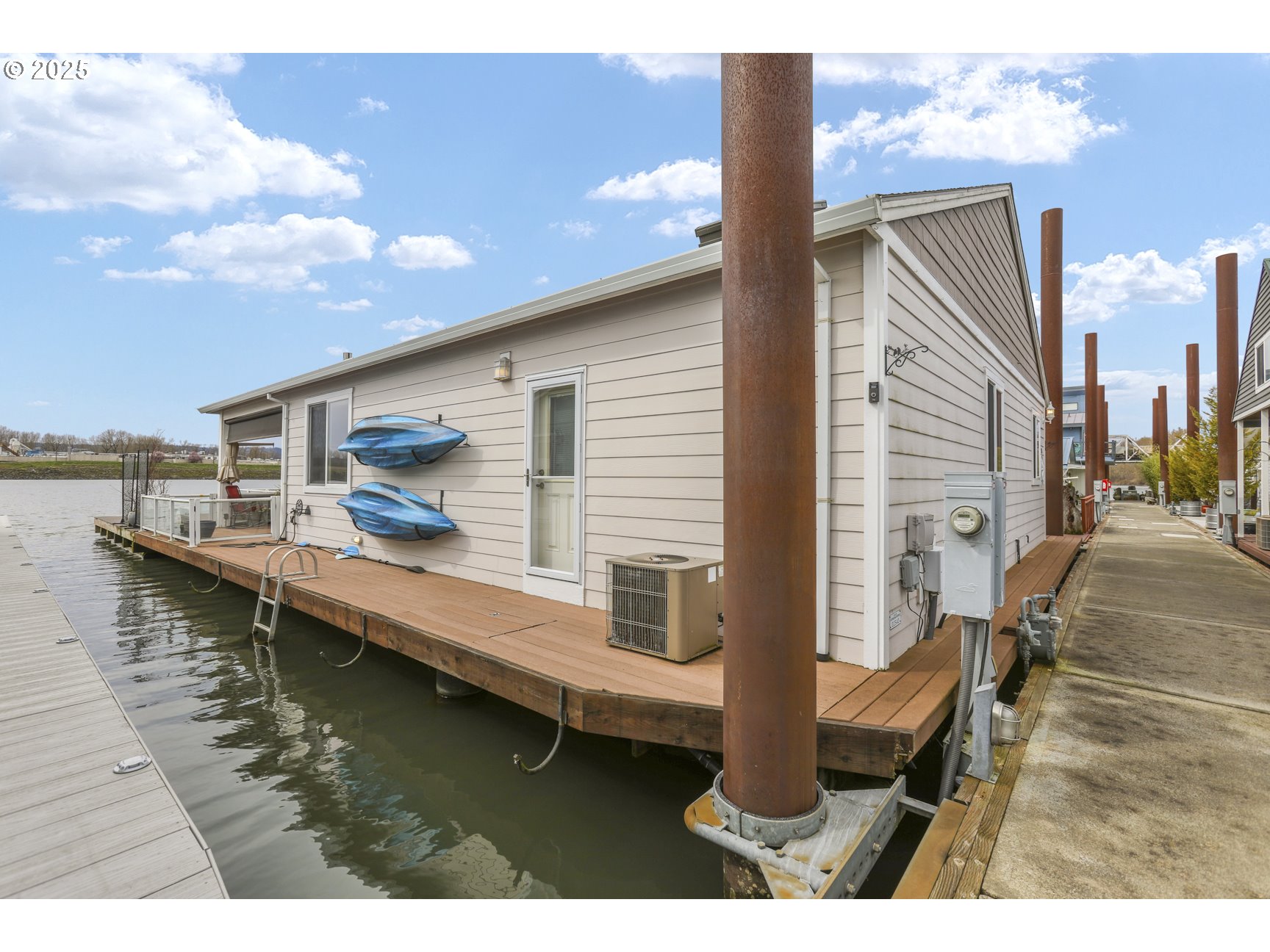 2630 N Hayden Island DR 26