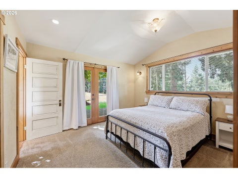 Tiny photo for 85338 Nestle Way, Pleasant Hill, OR 97455 (MLS # 110565088)