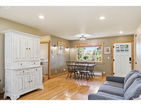 Tiny photo for 85338 Nestle Way, Pleasant Hill, OR 97455 (MLS # 110565088)