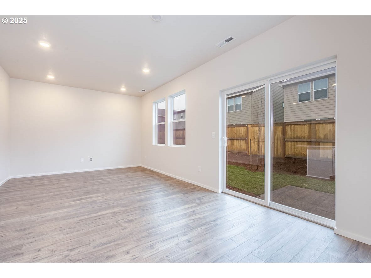 356 Greencrest ST NE