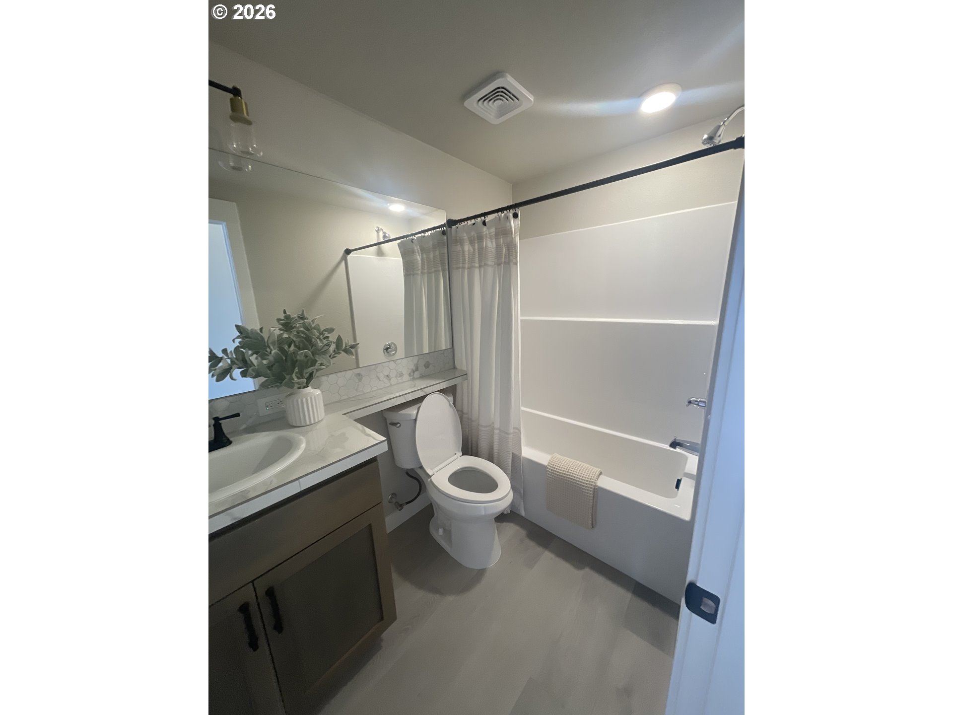 807 NE 74TH AVE