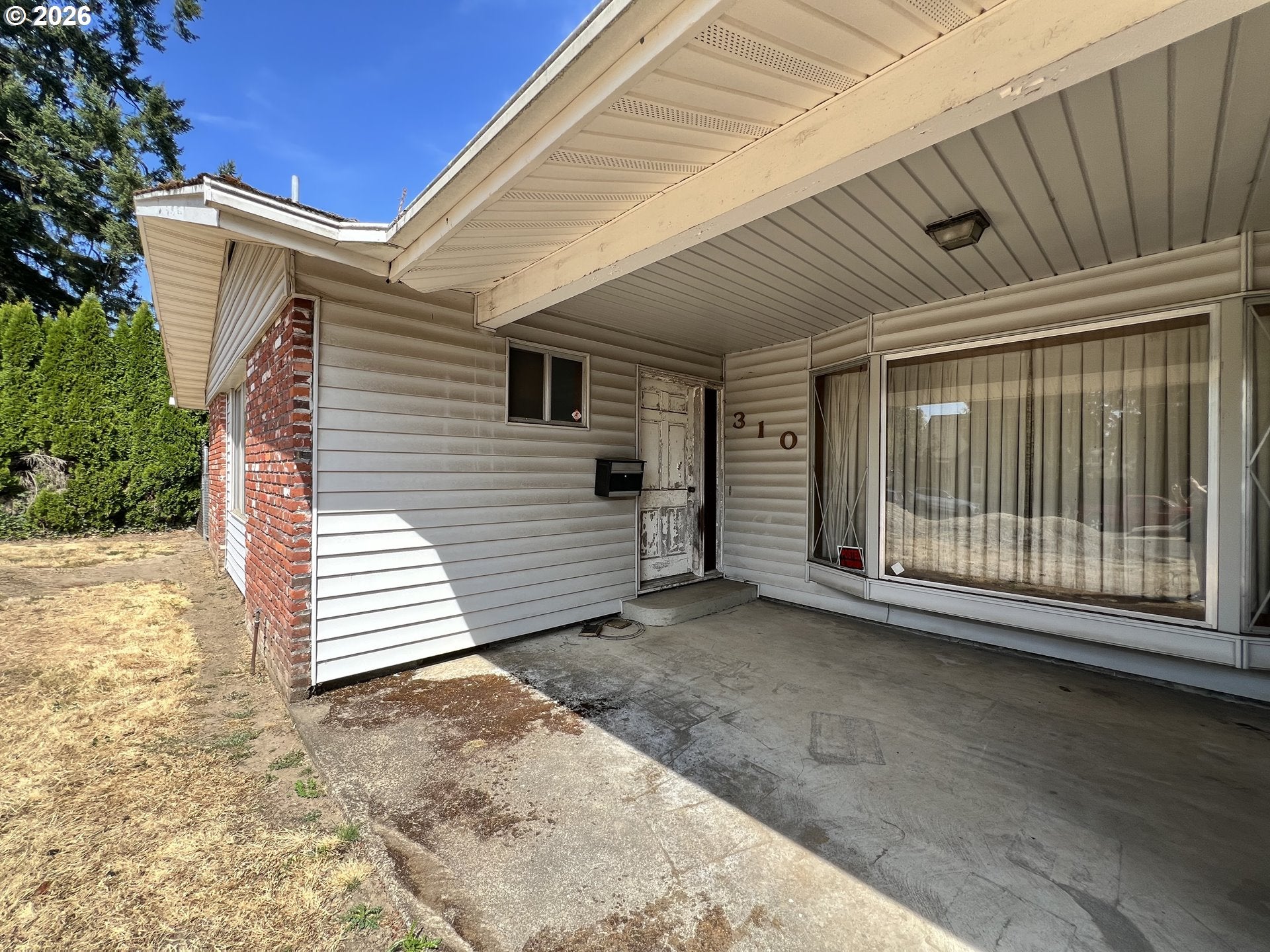 310 SE DAYTON AVE