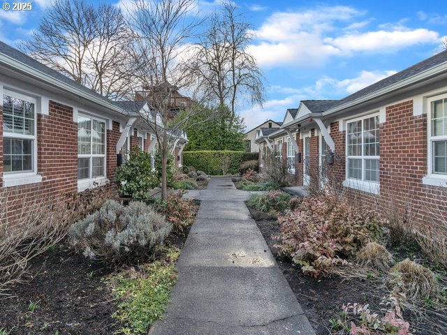 2621 NW RALEIGH ST 26