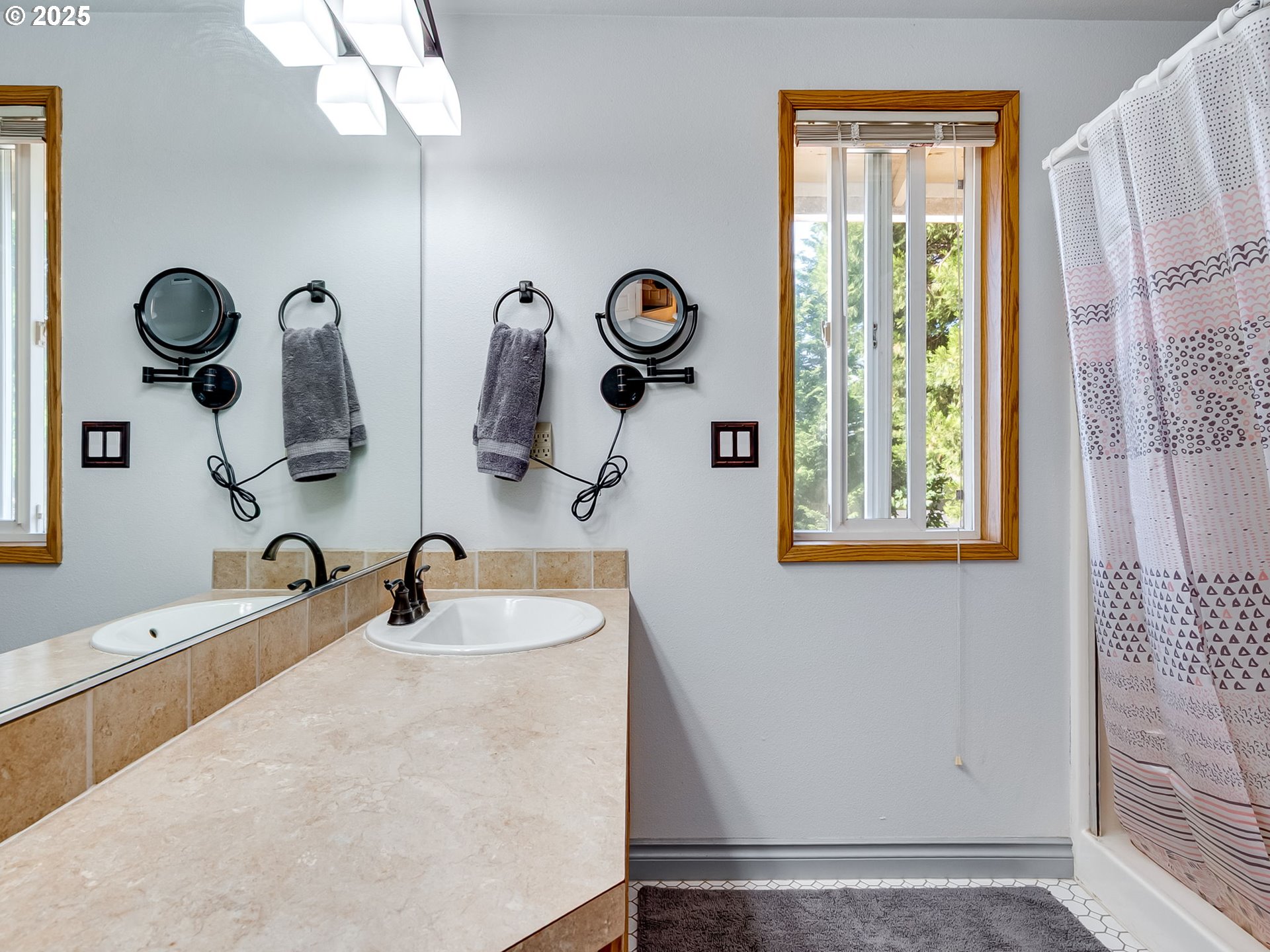 Vancouver, Washington 98662, United States, 4 Bedrooms Bedrooms, ,3 BathroomsBathrooms,Residential,Active,143436