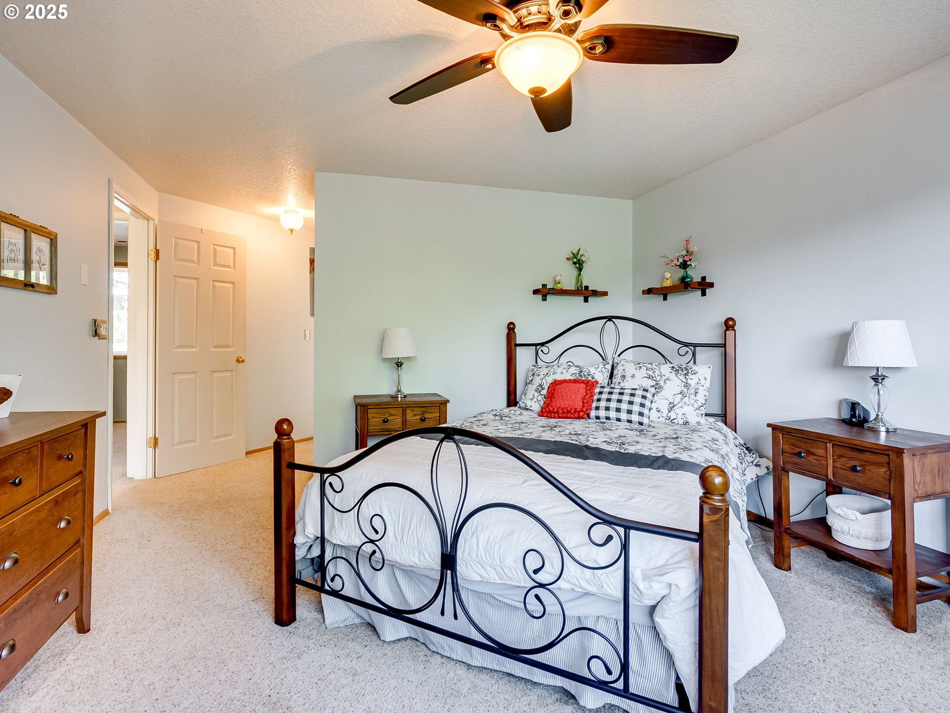 Vancouver, Washington 98662, United States, 4 Bedrooms Bedrooms, ,3 BathroomsBathrooms,Residential,Active,143436