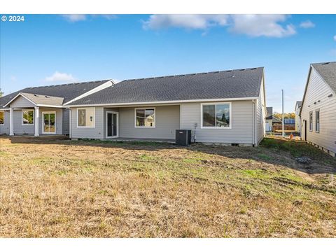 A home in Yamhill