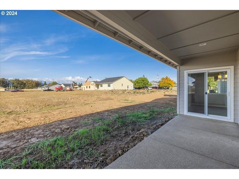 A home in Yamhill