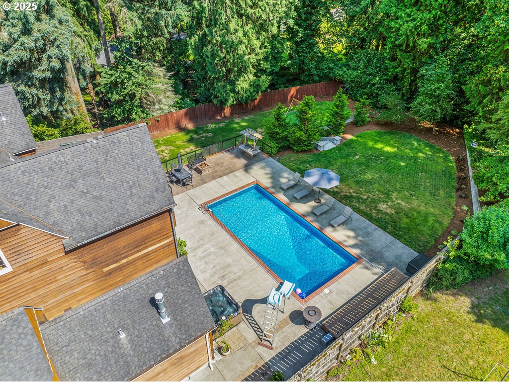 2608 CASCADE WAY