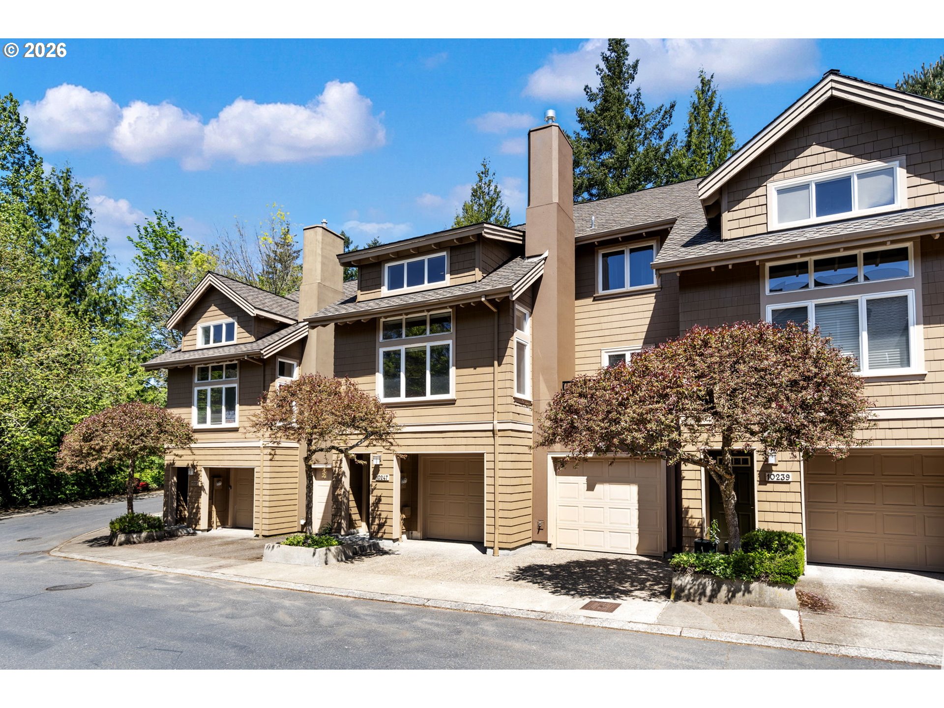 10247 NW VILLAGE HEIGHTS DR