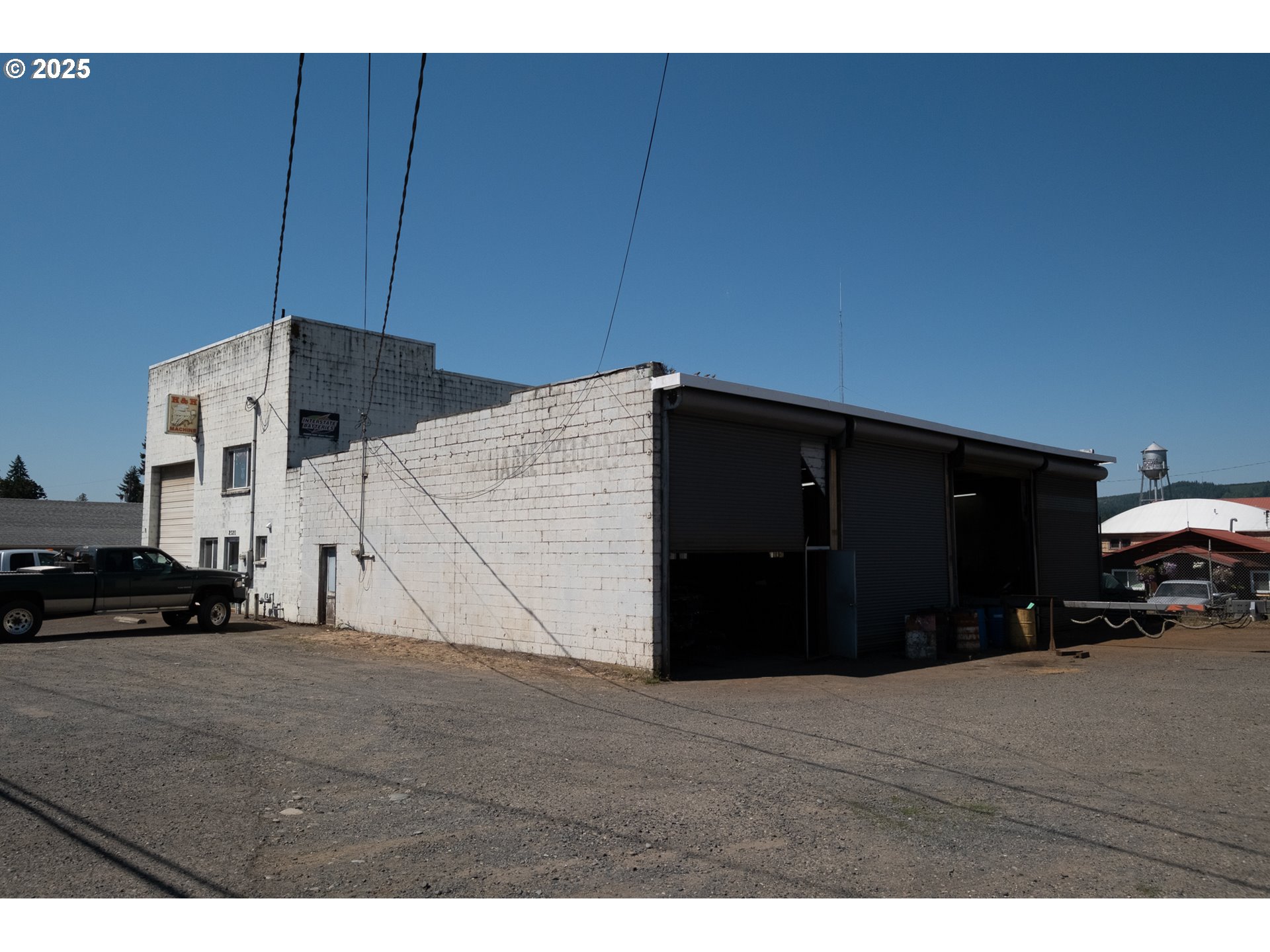 2324 MAIN ST