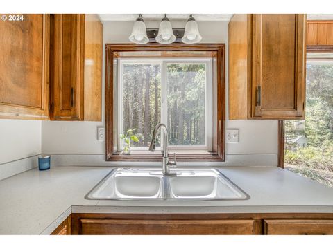 A home in Yachats