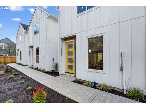 5228 SE Knapp Portland OR 97206