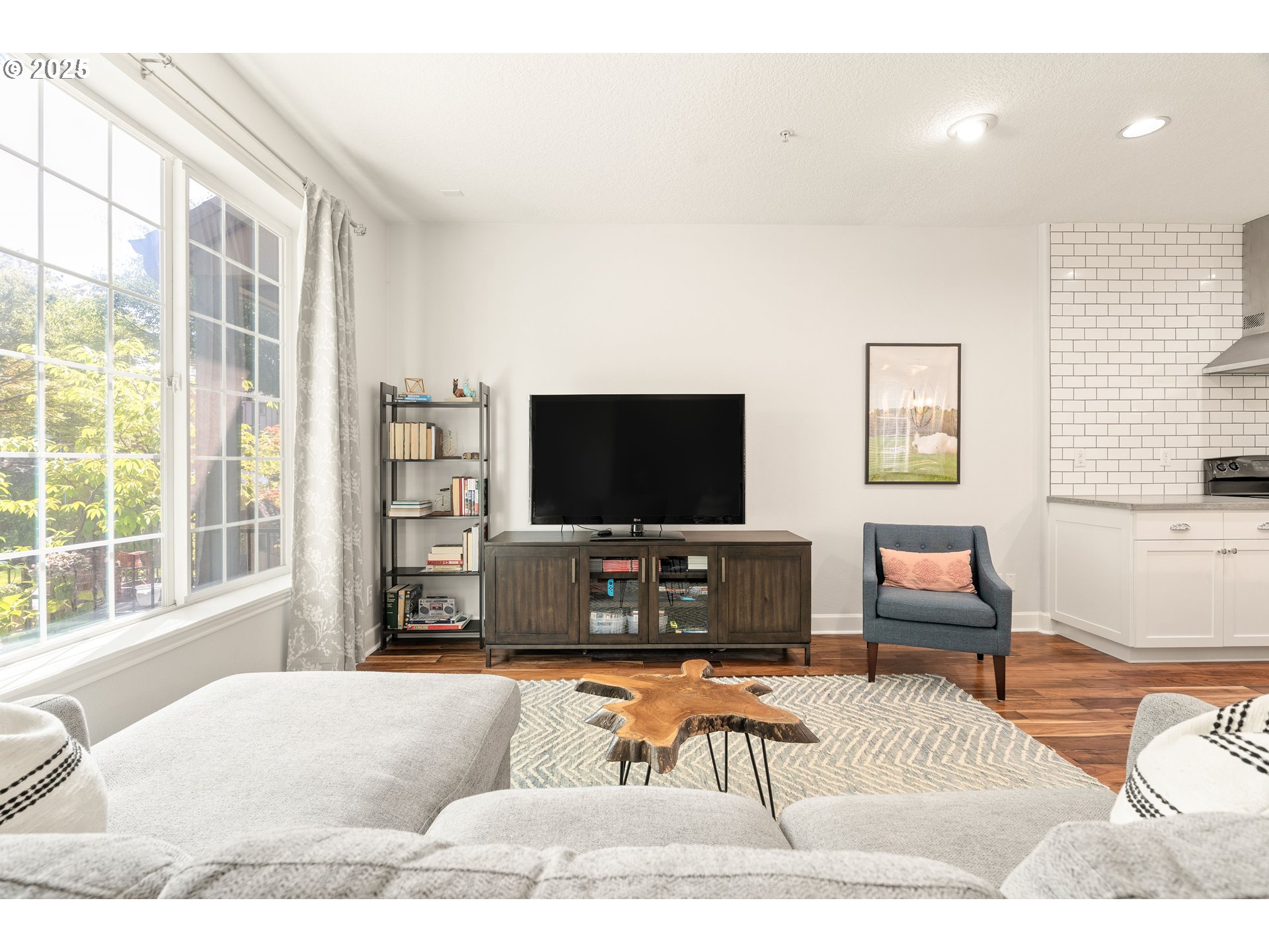 29273 SW VILLEBOIS DR