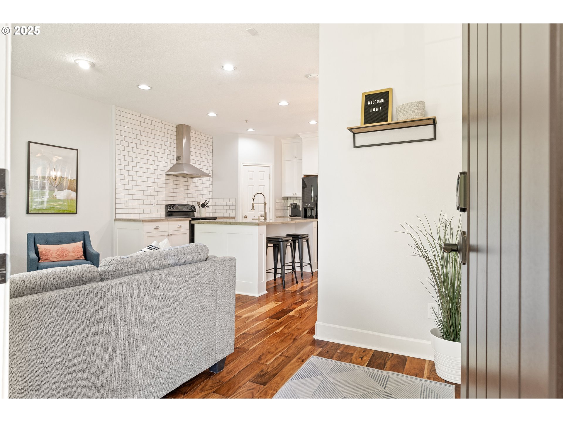 29273 SW VILLEBOIS DR