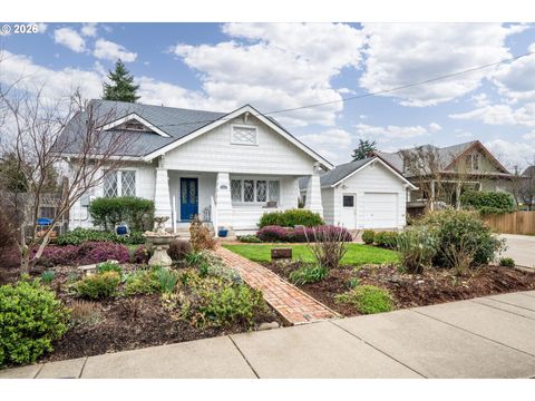 Photo of 524 N 5th St, Creswell, OR 97426 (MLS # 725823556)