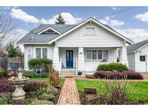 Tiny photo for 524 N 5th St, Creswell, OR 97426 (MLS # 725823556)