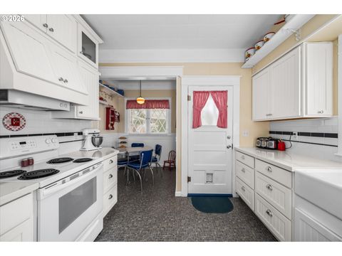 Tiny photo for 524 N 5th St, Creswell, OR 97426 (MLS # 725823556)