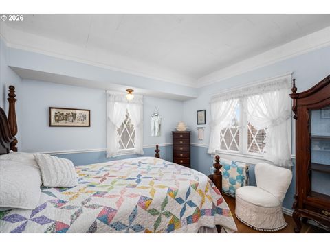 Tiny photo for 524 N 5th St, Creswell, OR 97426 (MLS # 725823556)