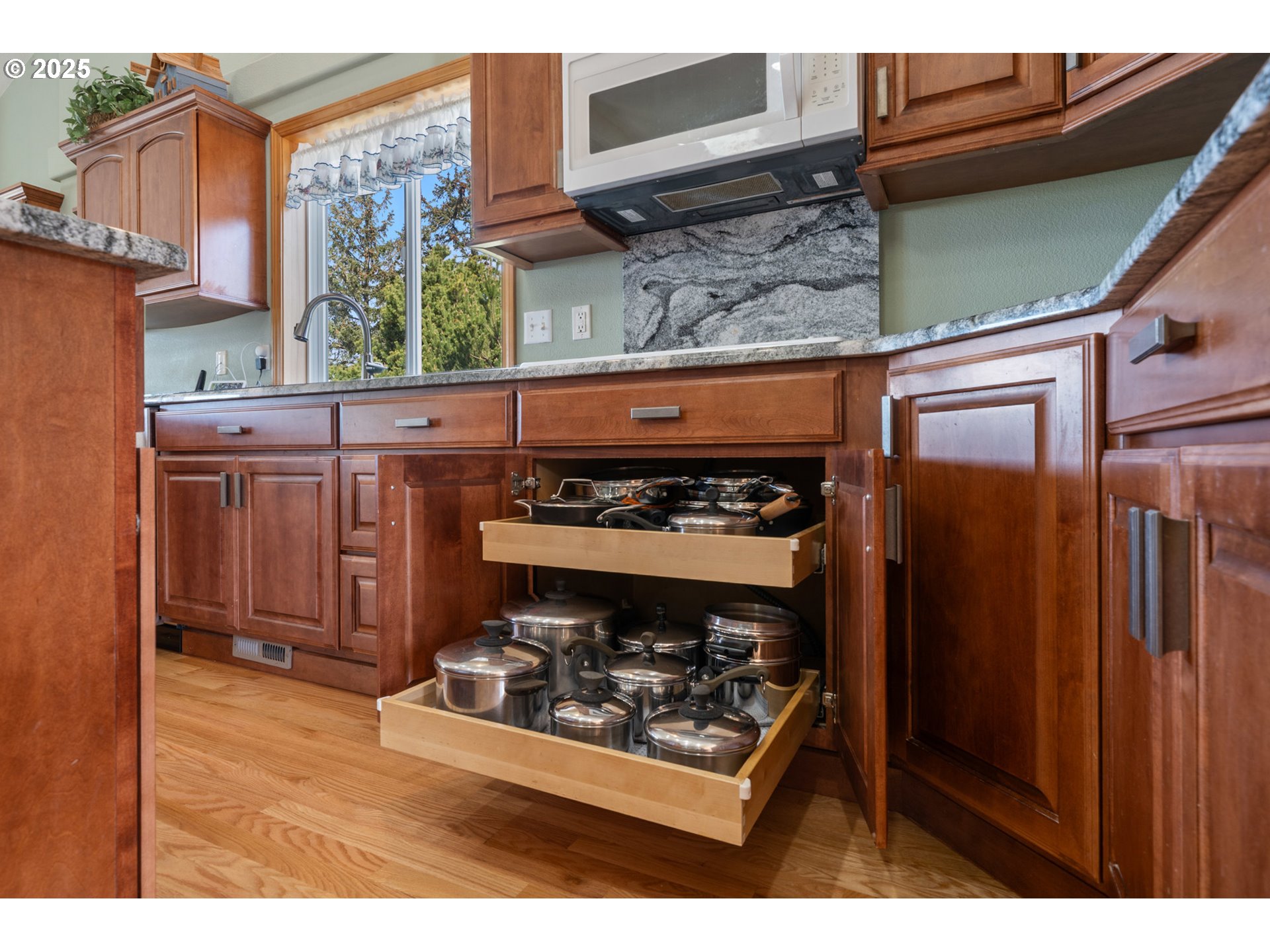 Oceanside, Oregon 97134, United States, 4 Bedrooms Bedrooms, ,4 BathroomsBathrooms,Residential,Active,104011