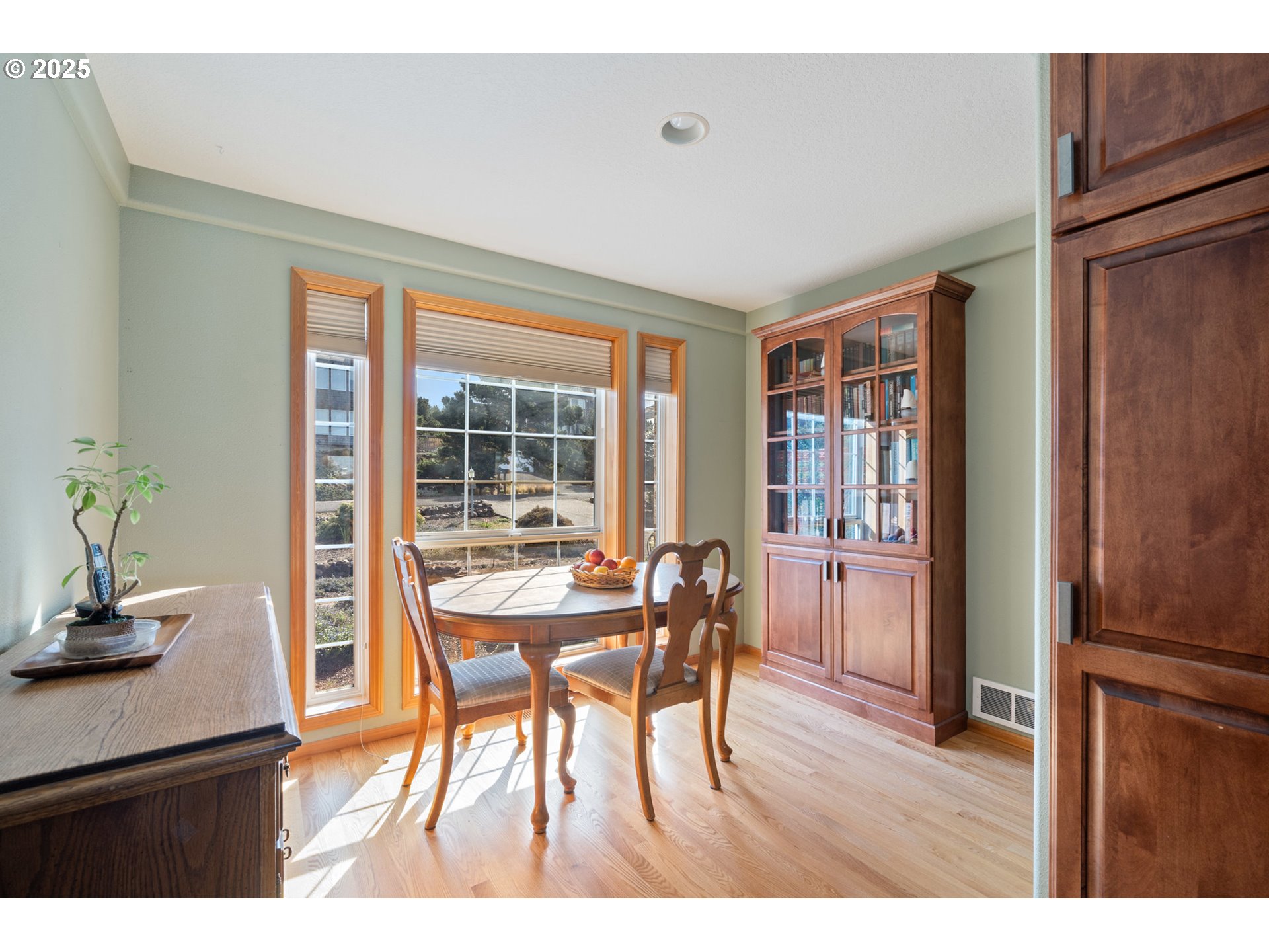 Oceanside, Oregon 97134, United States, 4 Bedrooms Bedrooms, ,4 BathroomsBathrooms,Residential,Active,104011