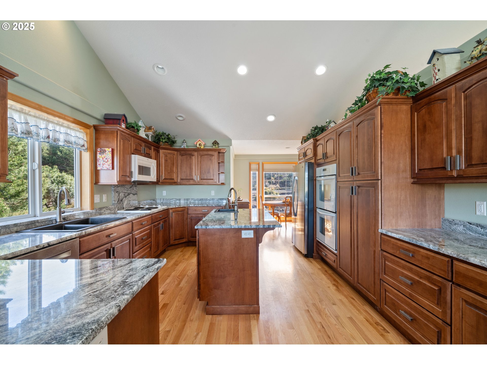 Oceanside, Oregon 97134, United States, 4 Bedrooms Bedrooms, ,4 BathroomsBathrooms,Residential,Active,104011