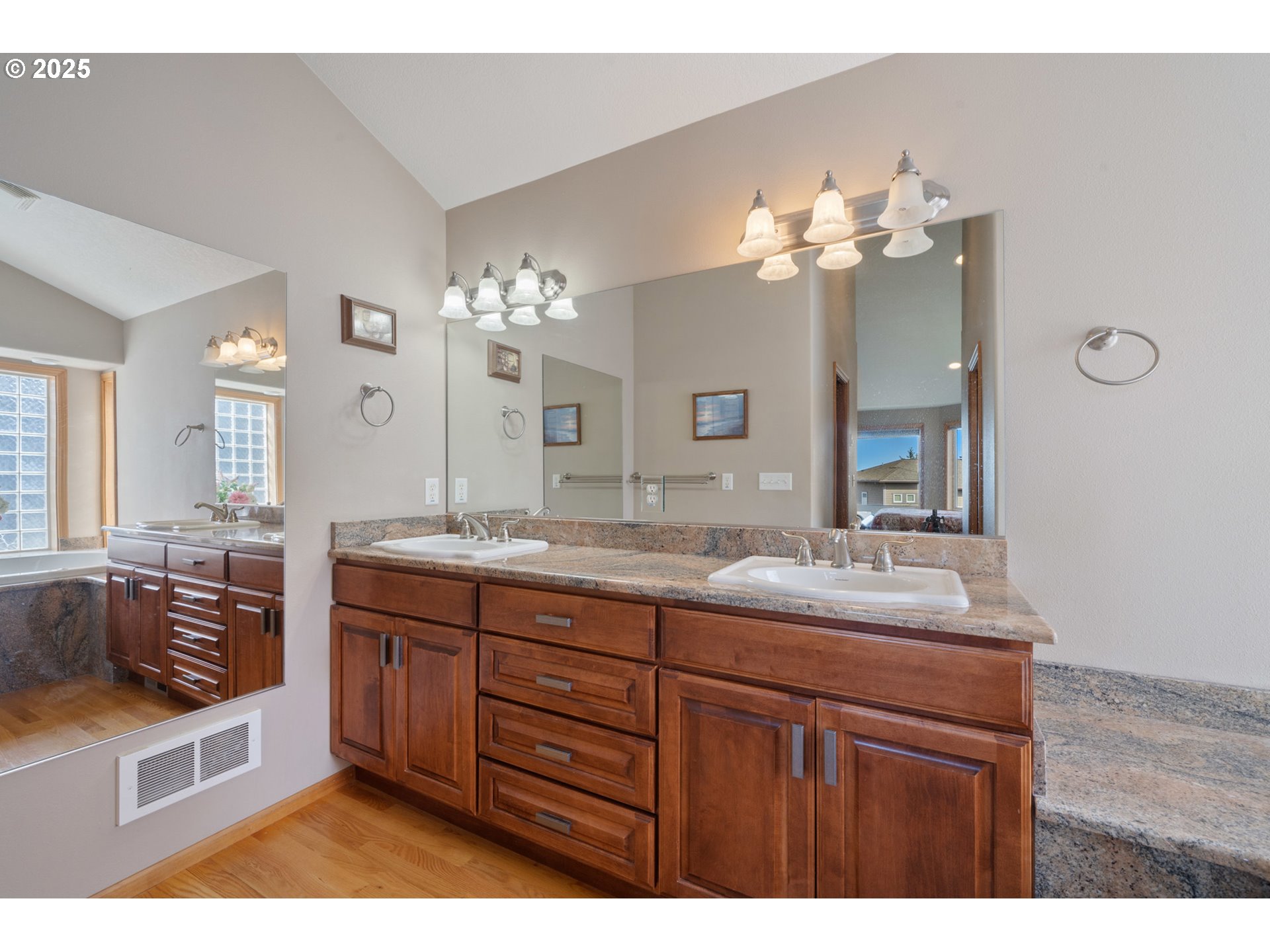 Oceanside, Oregon 97134, United States, 4 Bedrooms Bedrooms, ,4 BathroomsBathrooms,Residential,Active,104011