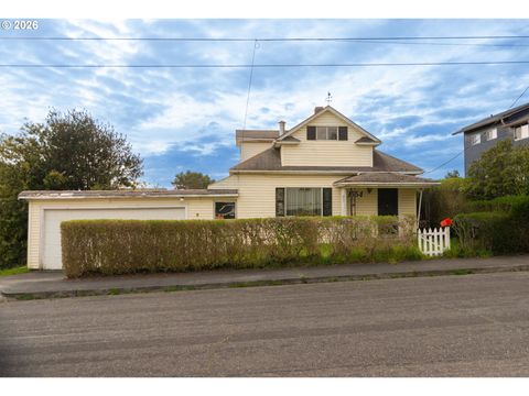 1554 MEADE ST North Bend OR 97459