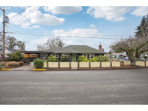 330 NW 14TH ST McMinnville OR 97128