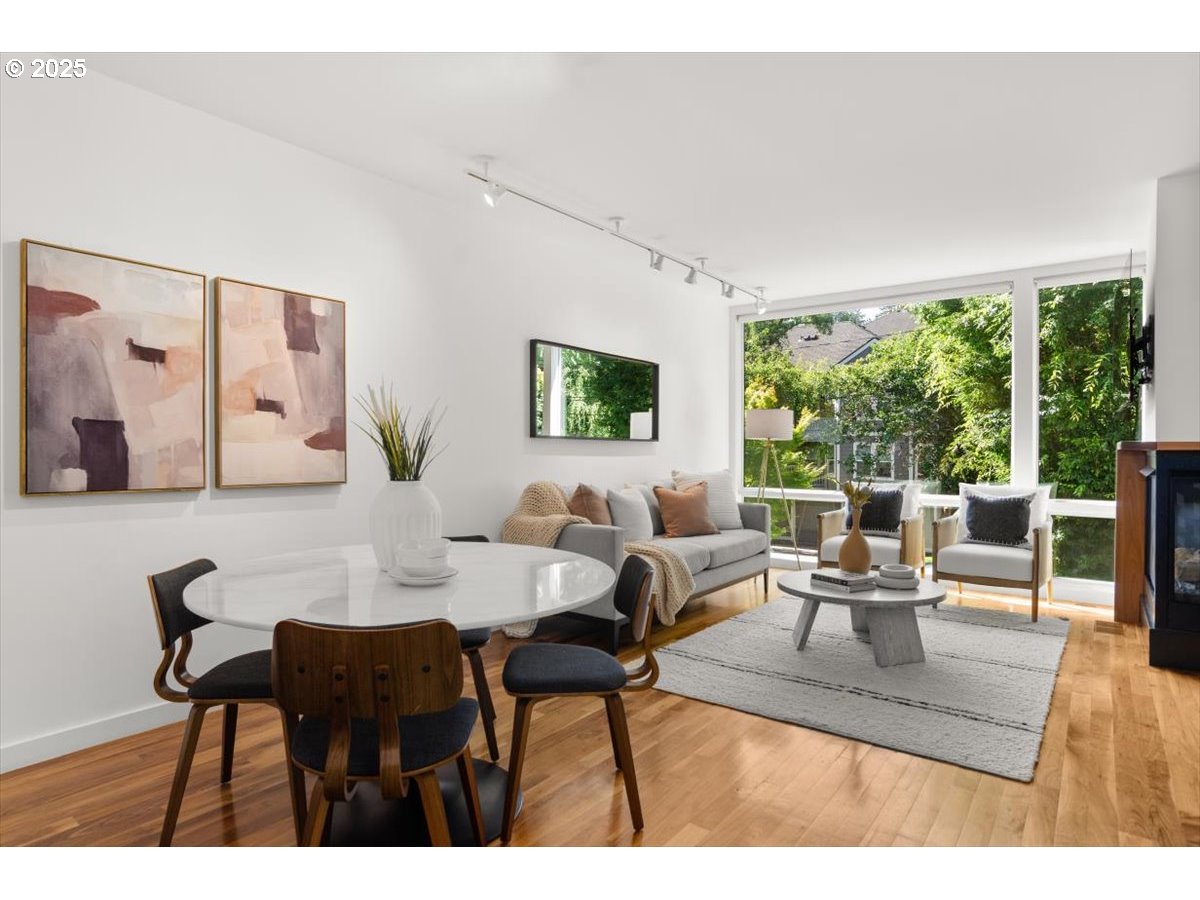 245 SW MEADE ST M1