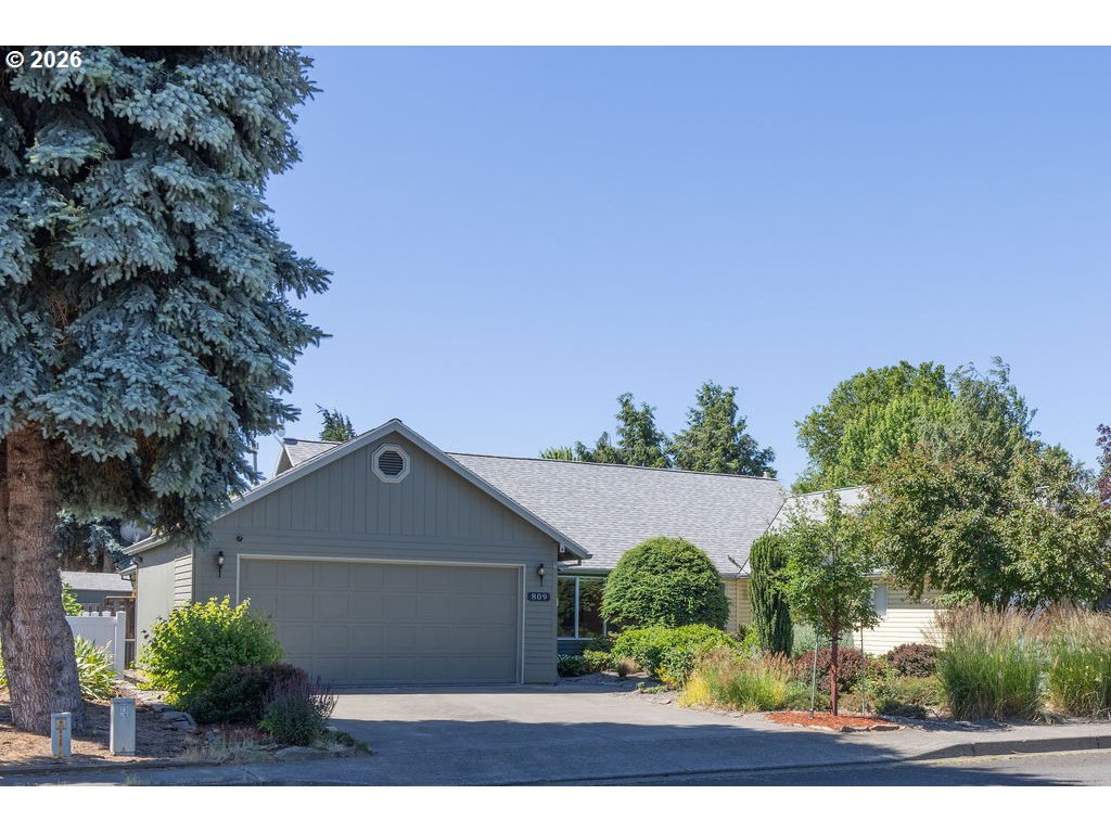 809 SIEVERKROPP DR