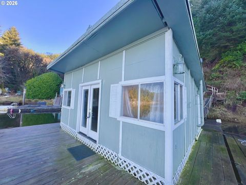 515 N TENMILE Lakeside OR 97449