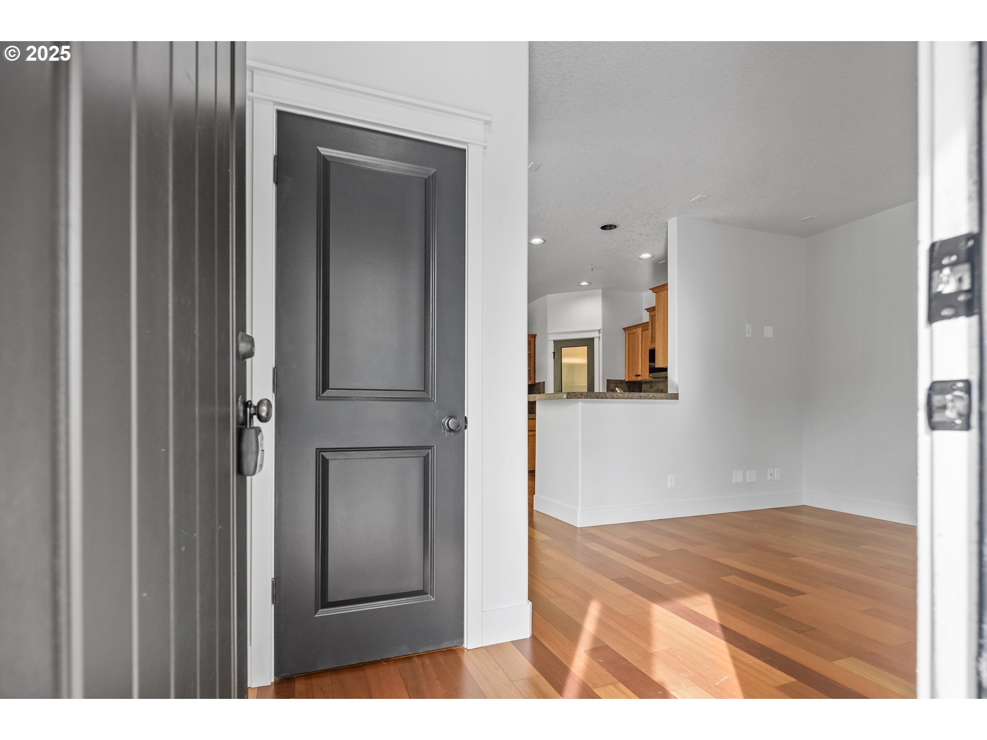 29291 SW VILLEBOIS DR S