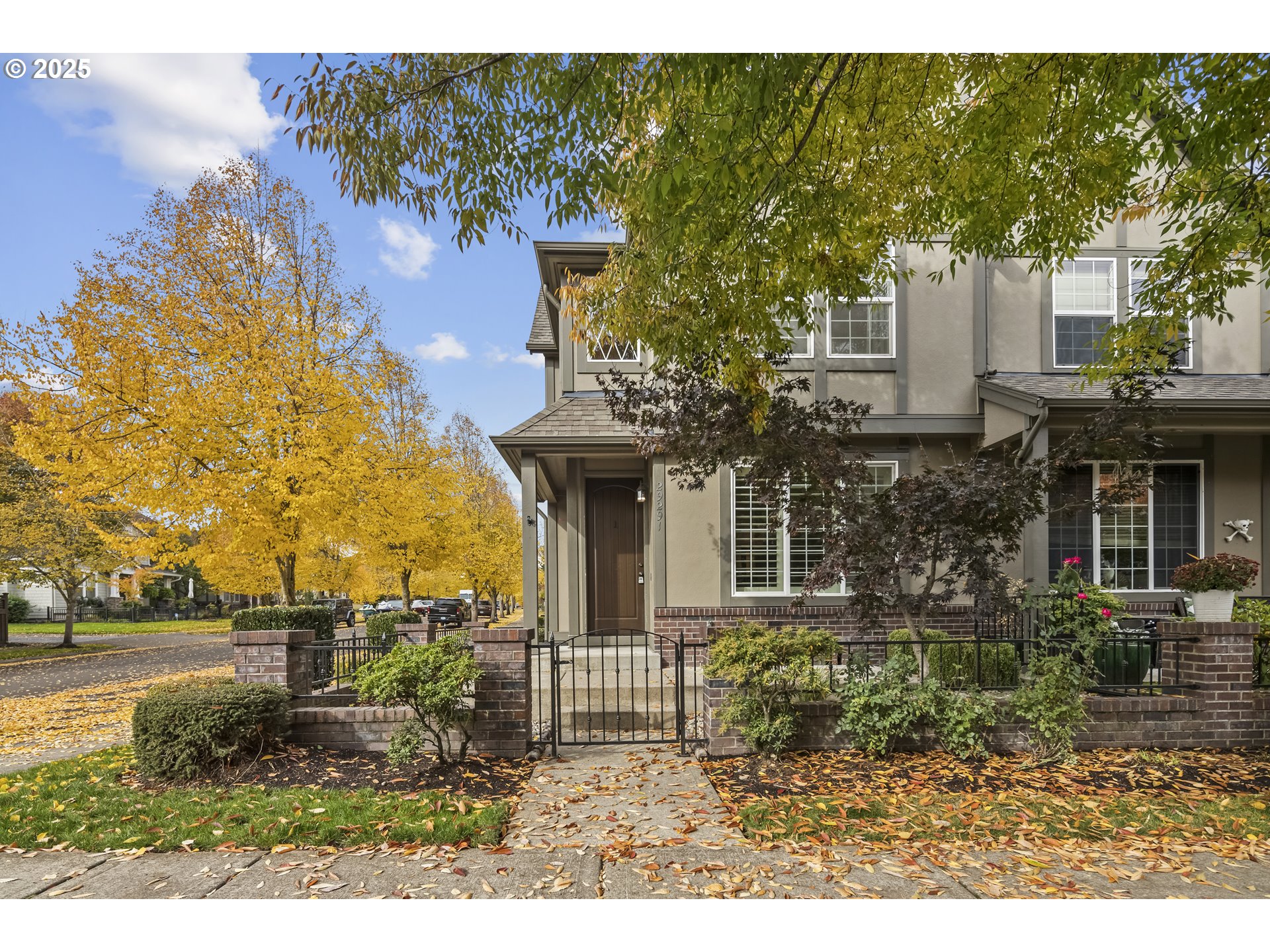 29291 SW VILLEBOIS DR S