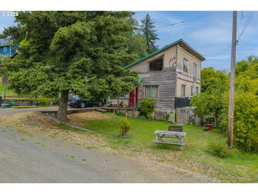 725 B ST, MYRTLE POINT, OR 97458 - Image 3aecef8f19bbbca5b0fe43b400dbde95/1652253505