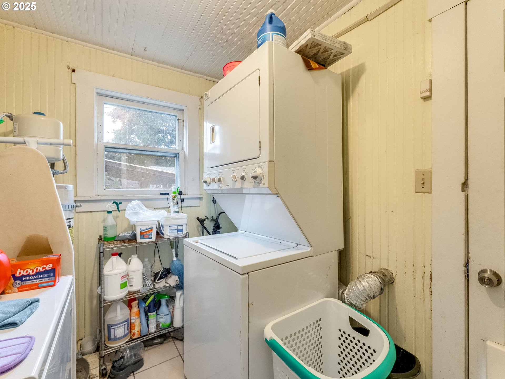 Vancouver, Washington 98663, United States, 2 Bedrooms Bedrooms, ,1 BathroomBathrooms,Residential,Pending,253919